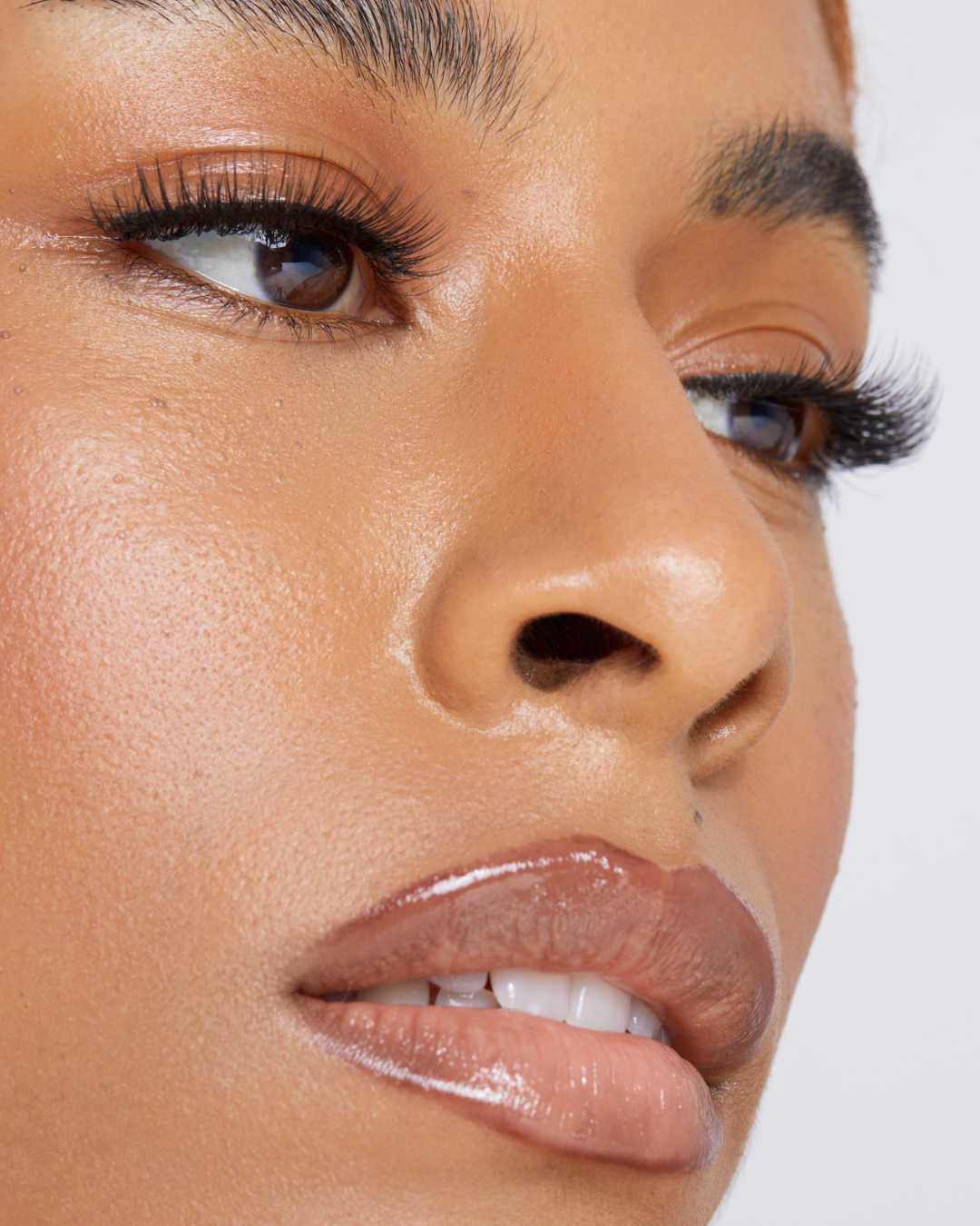 MAKEUP